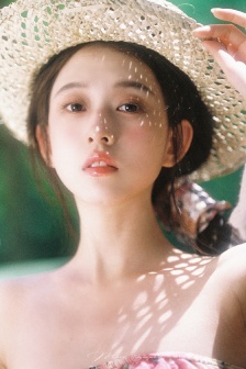 不戴胸罩的已婚妇女2
